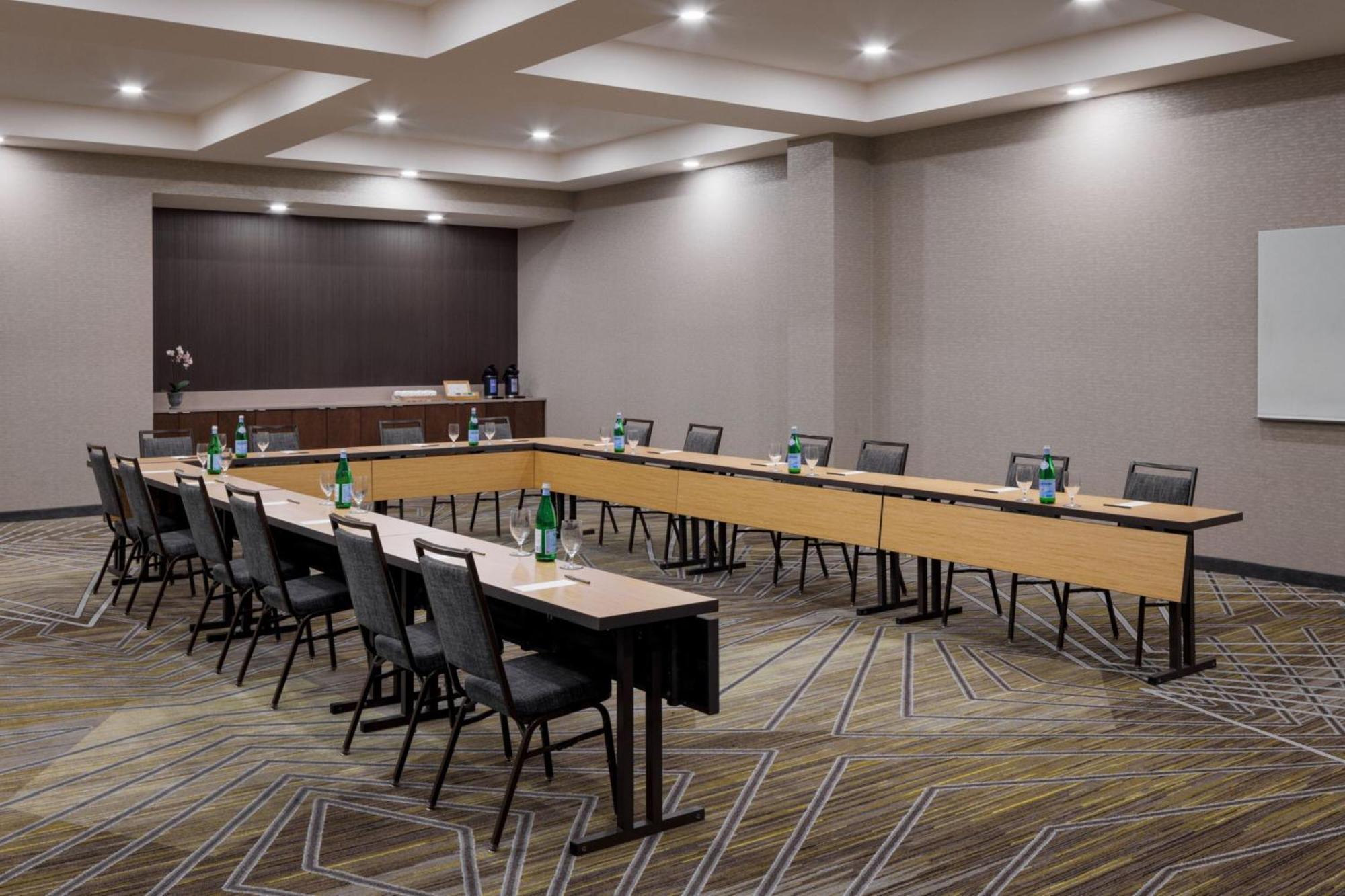 Courtyard By Marriott Prince George Extérieur photo