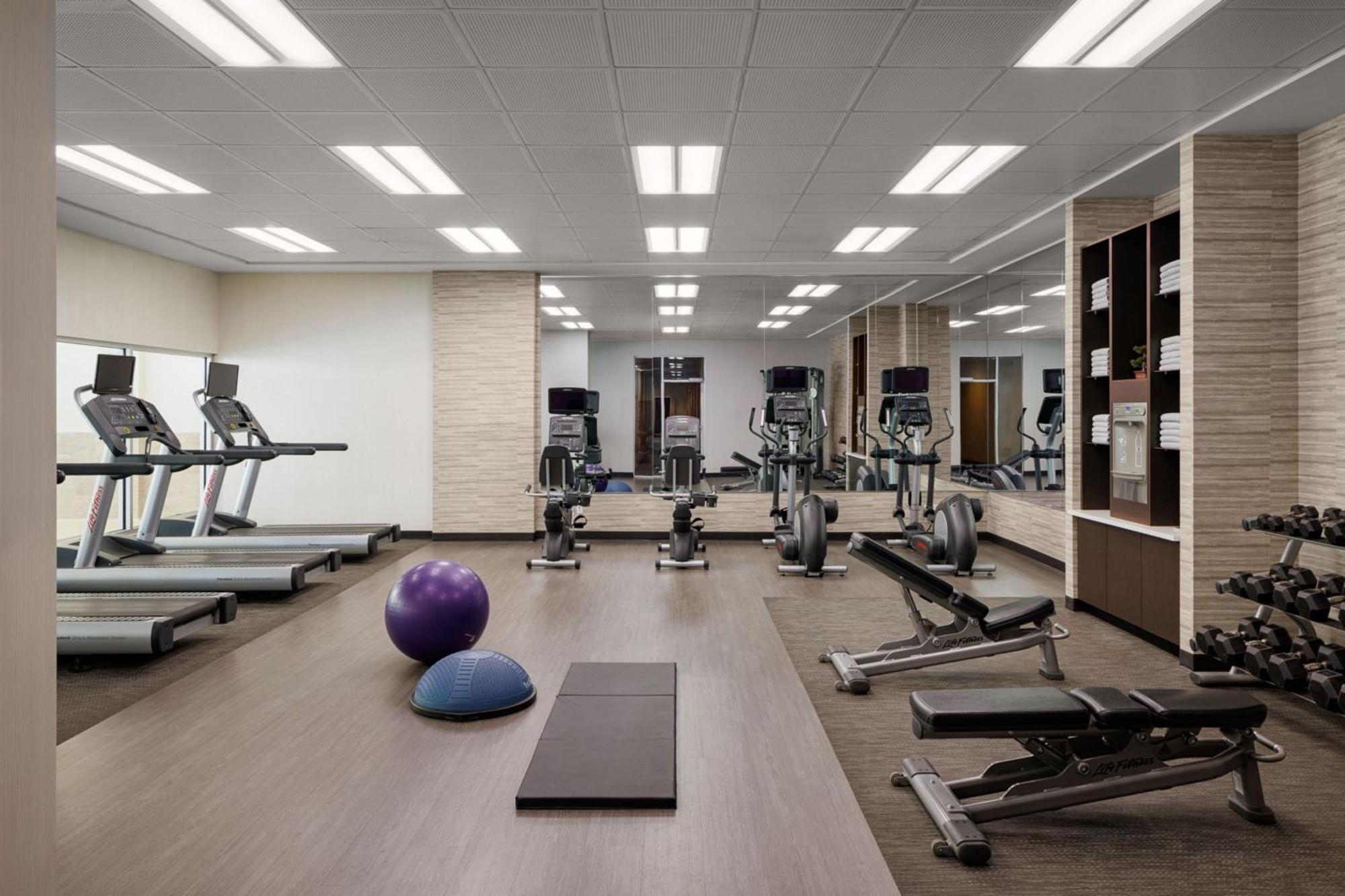Courtyard By Marriott Prince George Extérieur photo