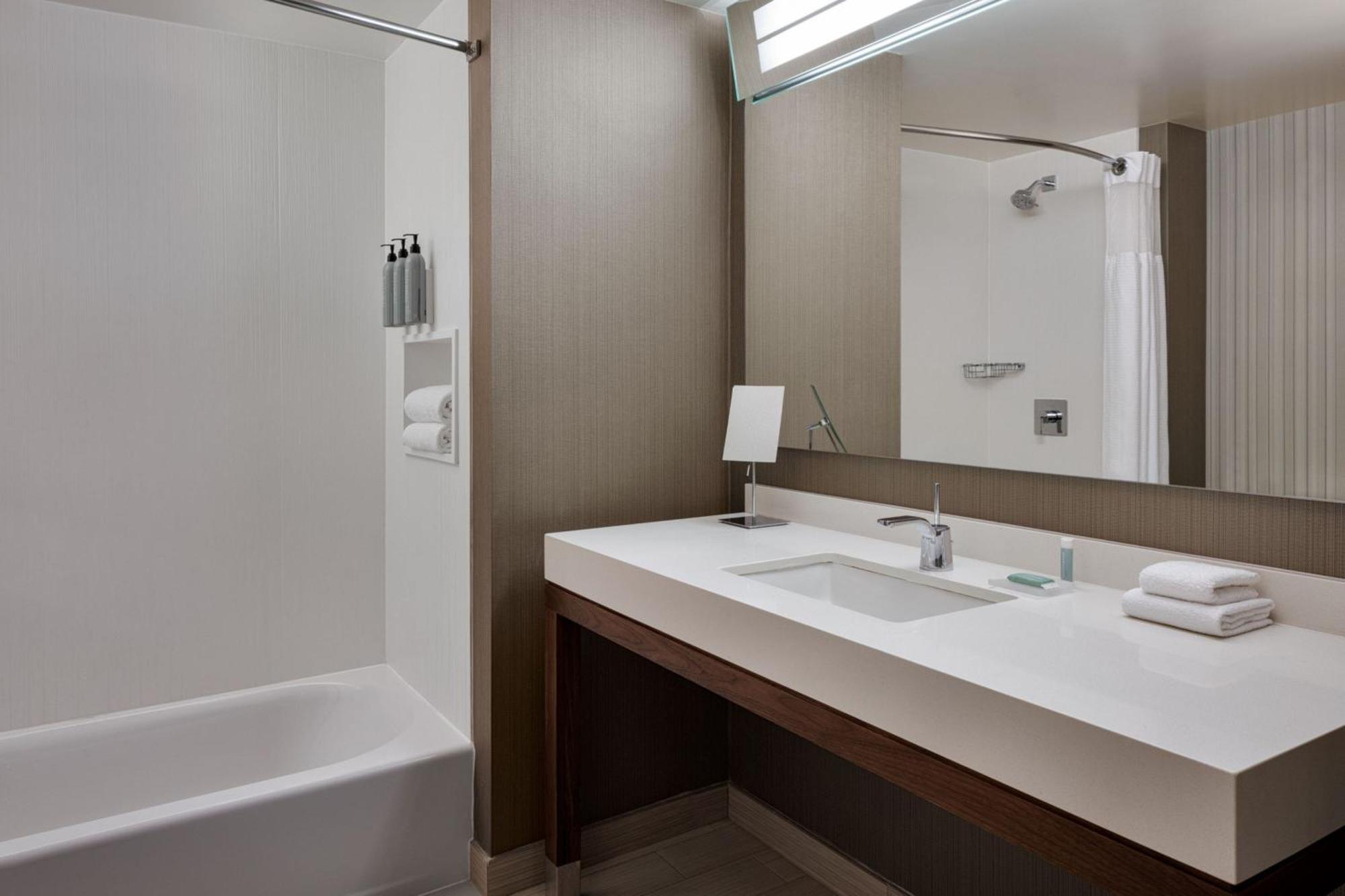 Courtyard By Marriott Prince George Extérieur photo