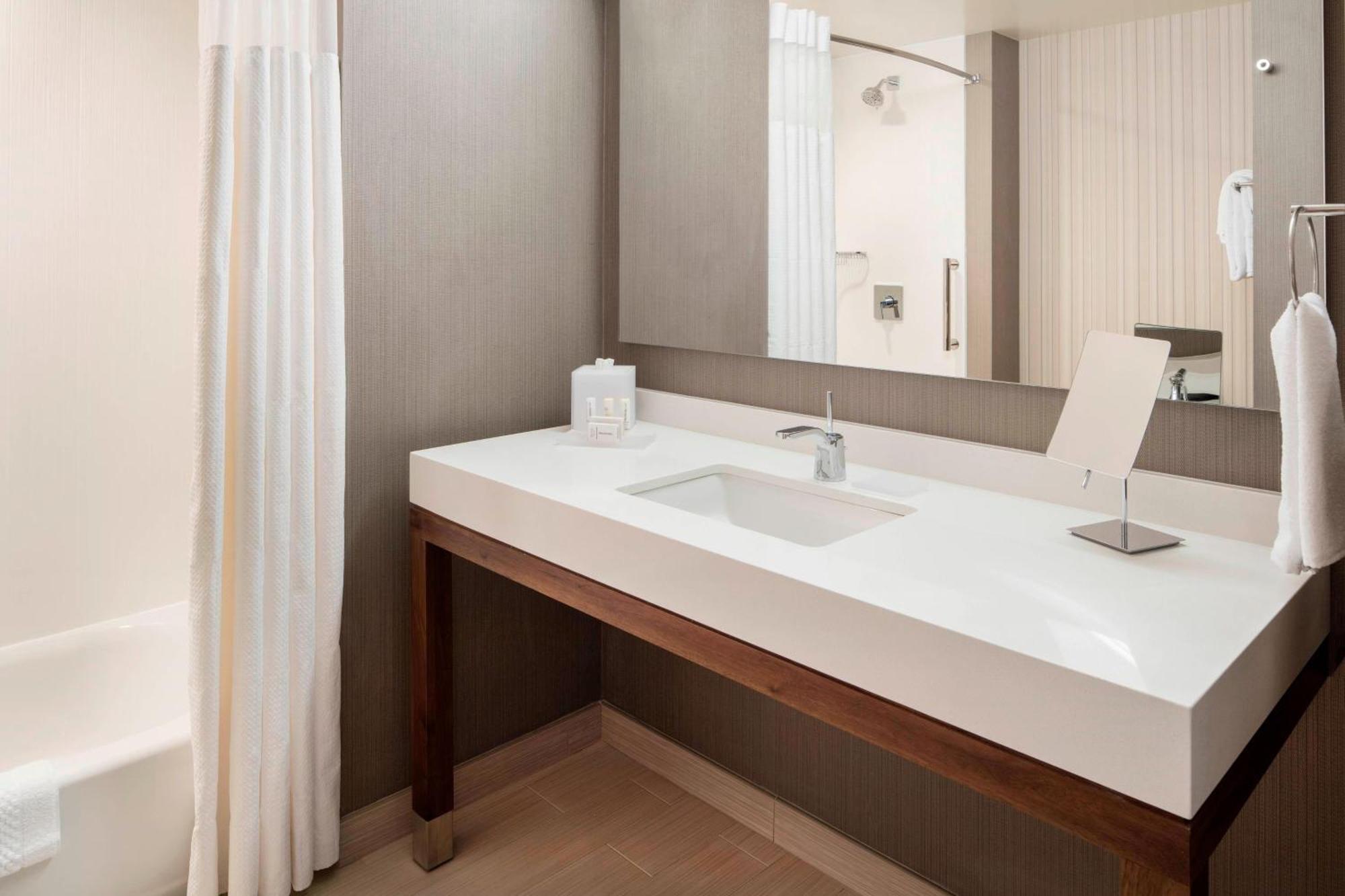Courtyard By Marriott Prince George Extérieur photo