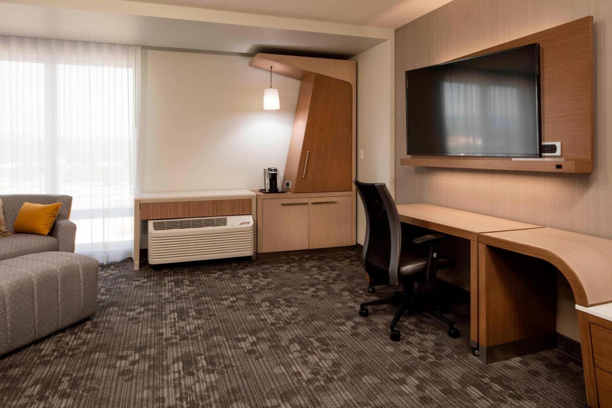 Courtyard By Marriott Prince George Extérieur photo