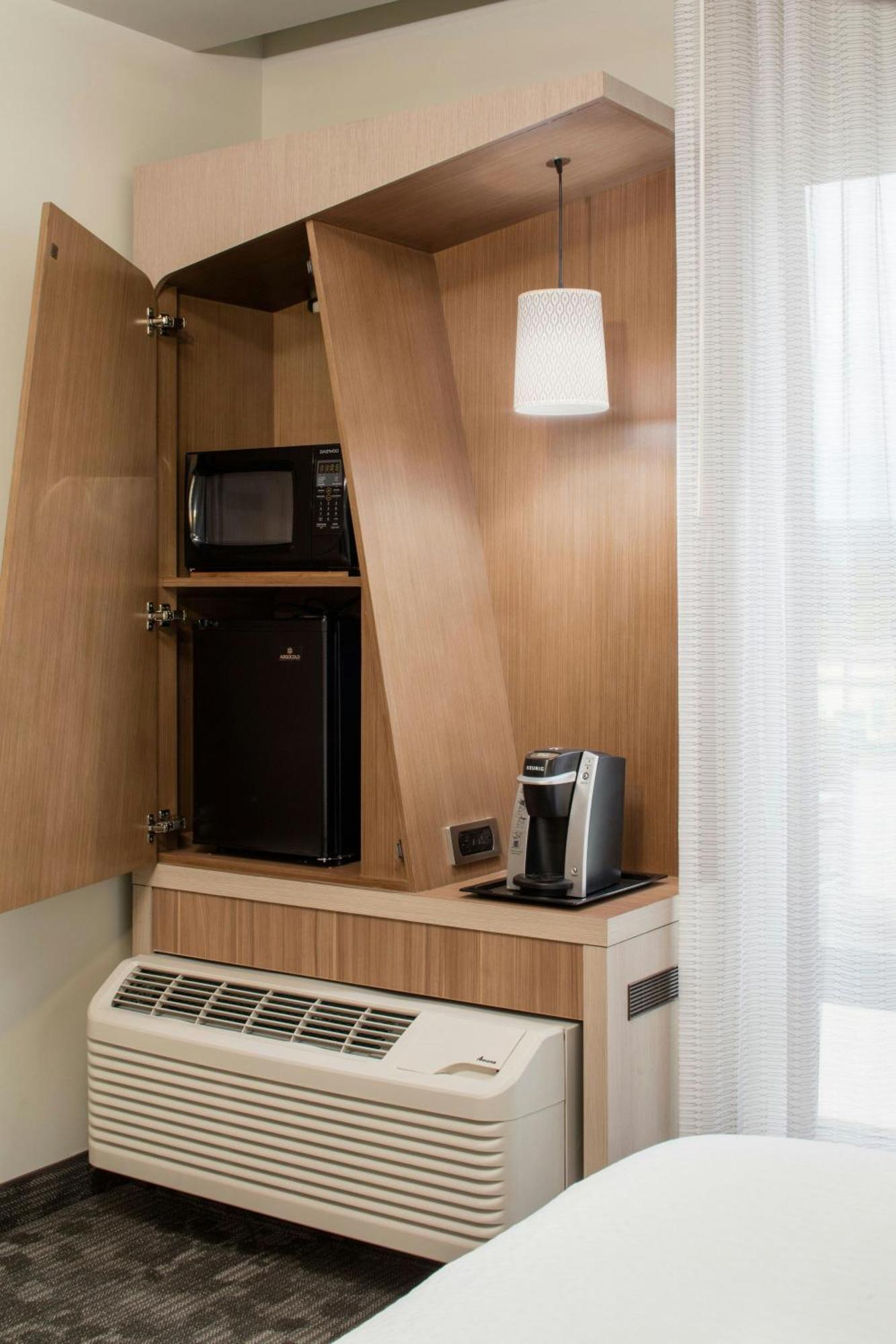 Courtyard By Marriott Prince George Extérieur photo