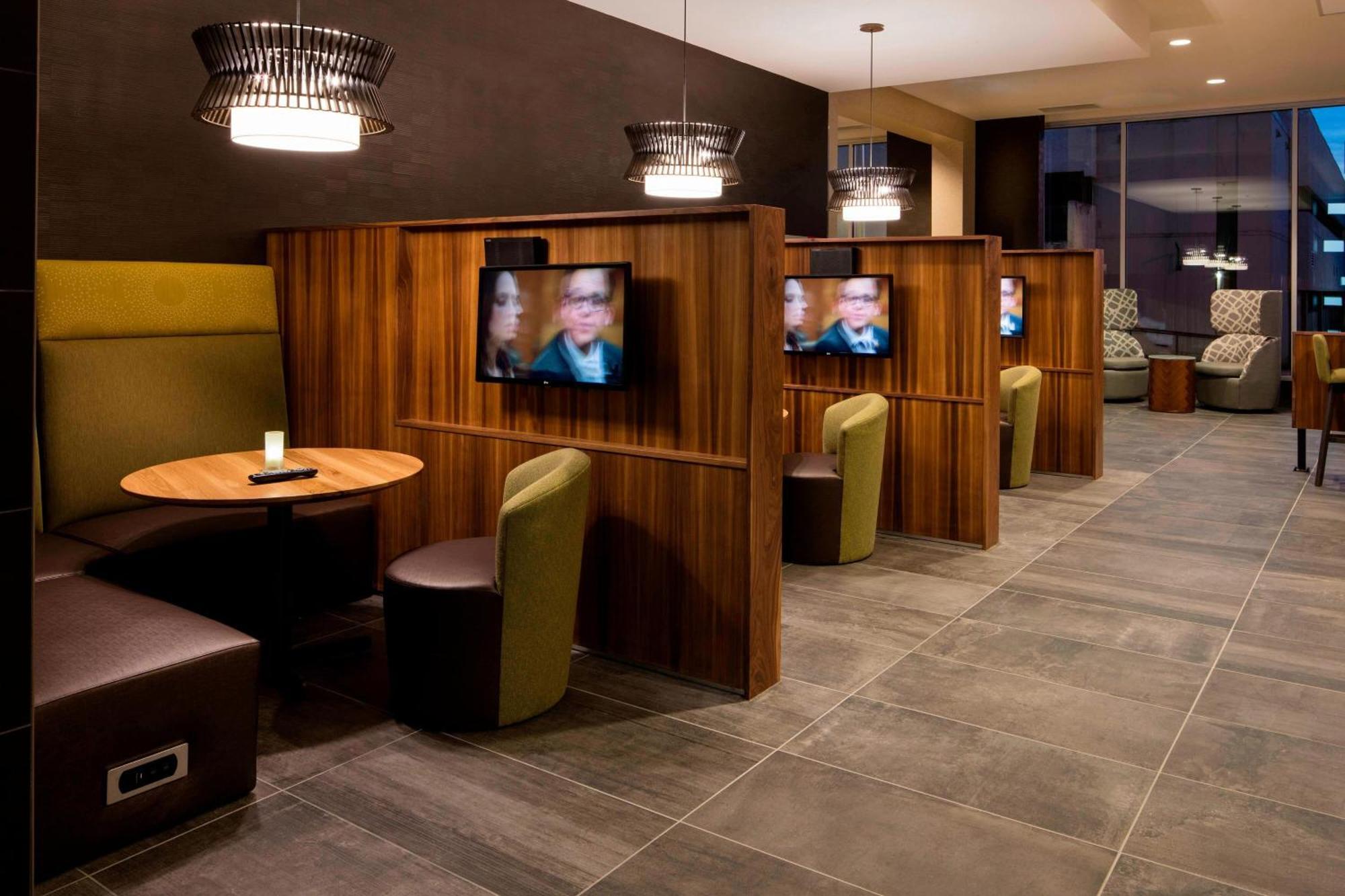 Courtyard By Marriott Prince George Extérieur photo