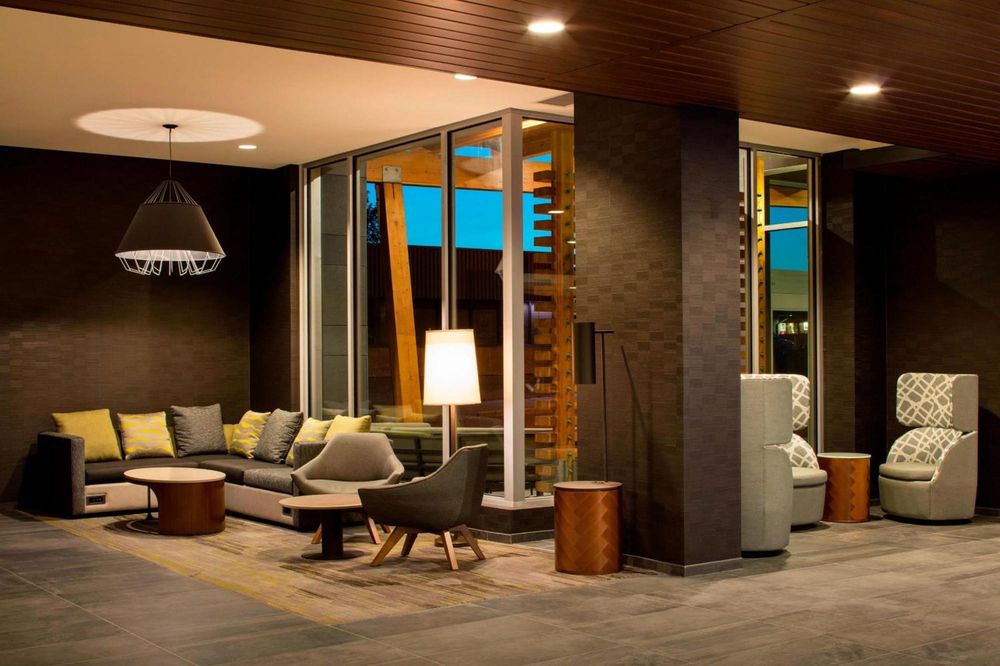 Courtyard By Marriott Prince George Extérieur photo